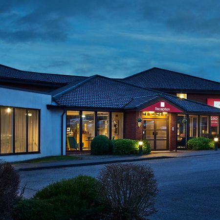 Leonardo Inn Aberdeen Airport Дайс Екстер'єр фото